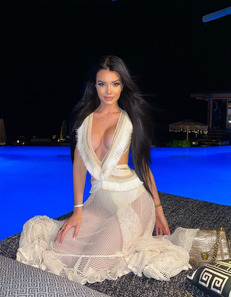 Escort - ZOE - Ibiza Tops